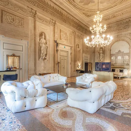 Corte Realdi - Palazzo Camozzini * Werona