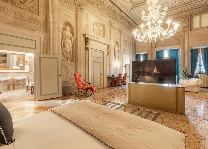 Corte Realdi - Palazzo Camozzini *