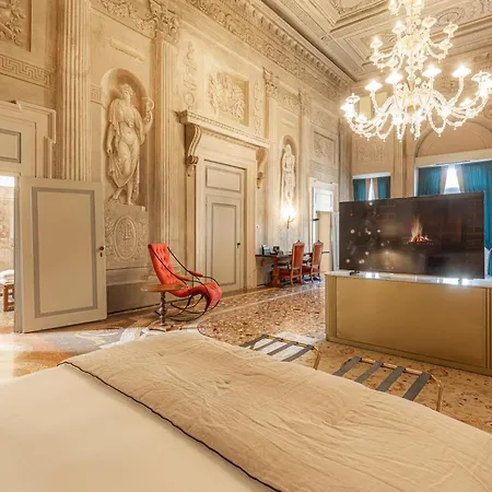 Corte Realdi - Palazzo Camozzini *